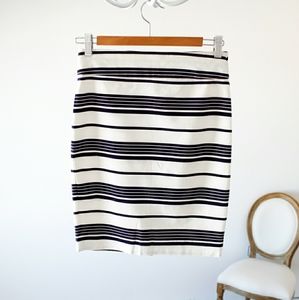 💫 Sale! 💫 RW&Co stretchy striped pencil skirt